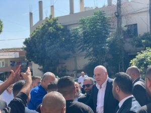 وصول رئيس الحكومة السابق نجيب ميقاتي على رئس وفد لتقديم التعازي بفقيد المنية رئيس بلدية بحنين السابق مصطفى وهبة (أبو طلال)